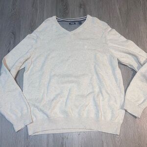 Izod Men’s Cream V-Neck Sweater